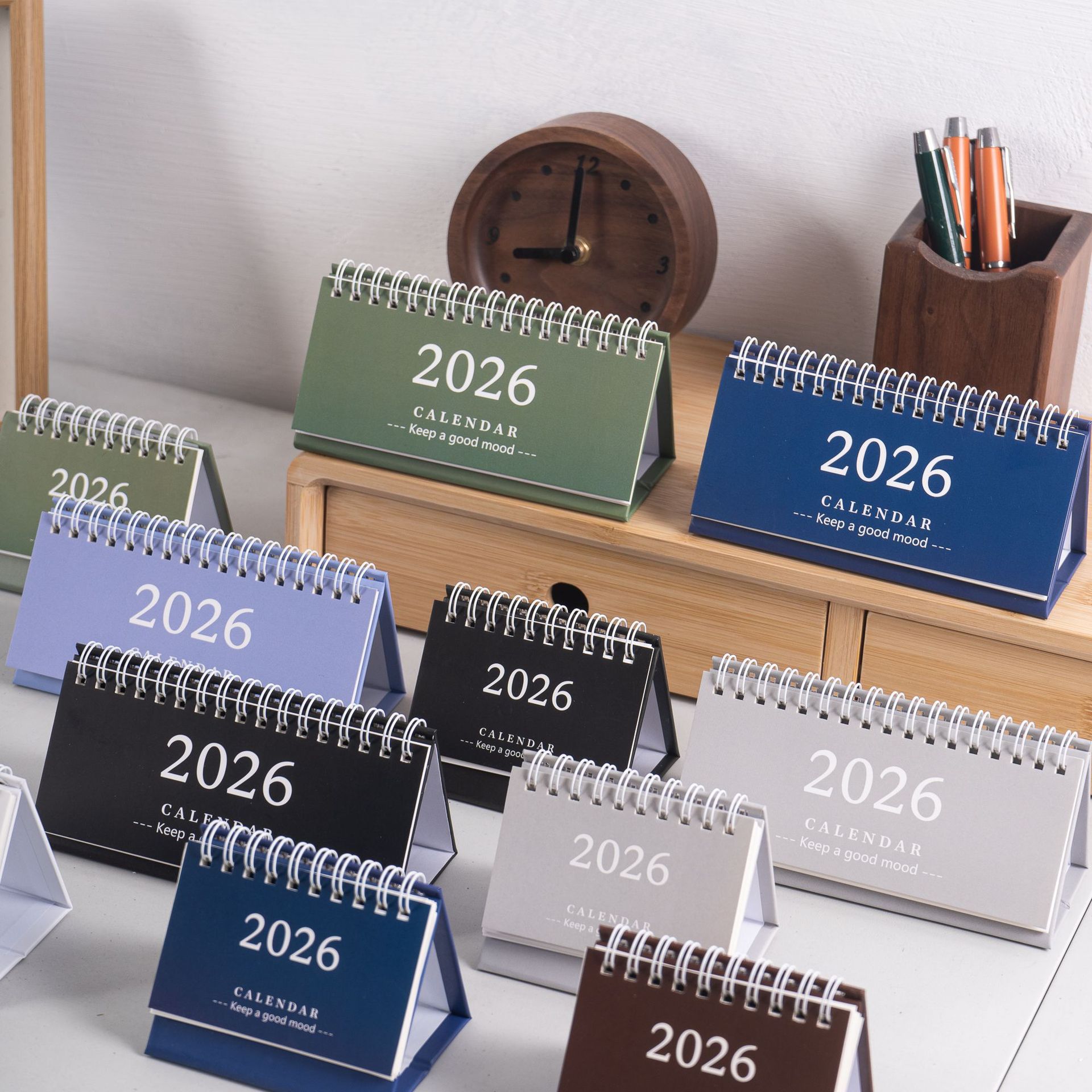 Simple Desk Calendar 2025-2026 - Office Stationery Supply List recension och pris
